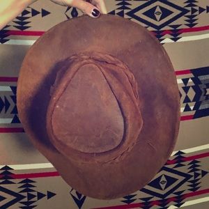 Gorgeous genuine leather Minnetonka “Outback” hat